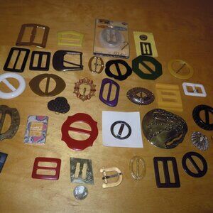 32 Lot Vintage Belt Buckle Bakelite Metal Mid-Century Plastic Sash Scarf Glide